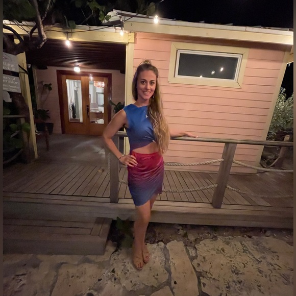 Meet your Posher, Corrie - Picture 1 of 1